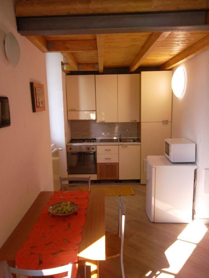Appartement Vesna Loft In Luino Extérieur photo